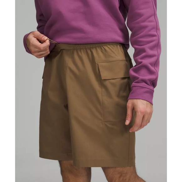 Lululemon Utilitarian Cargo Short 9" in Artifact - Picture 4 of 10